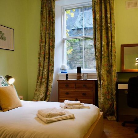 Central 3 Bedroom Next To Leafy Meadows EDI Exterior photo