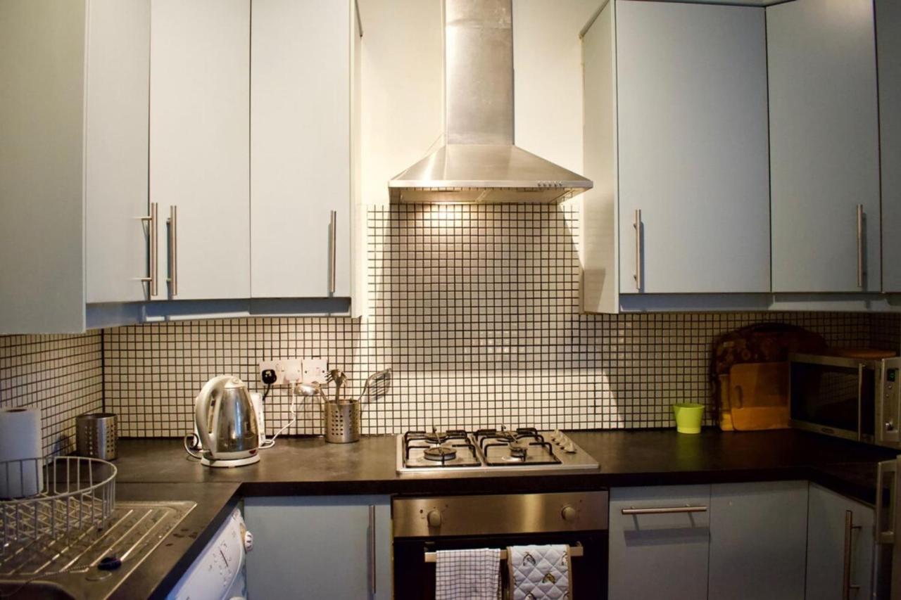 Central 3 Bedroom Next To Leafy Meadows EDI Exterior photo