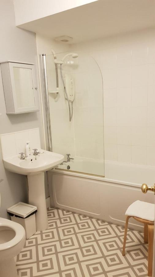 Central 3 Bedroom Next To Leafy Meadows EDI Exterior photo